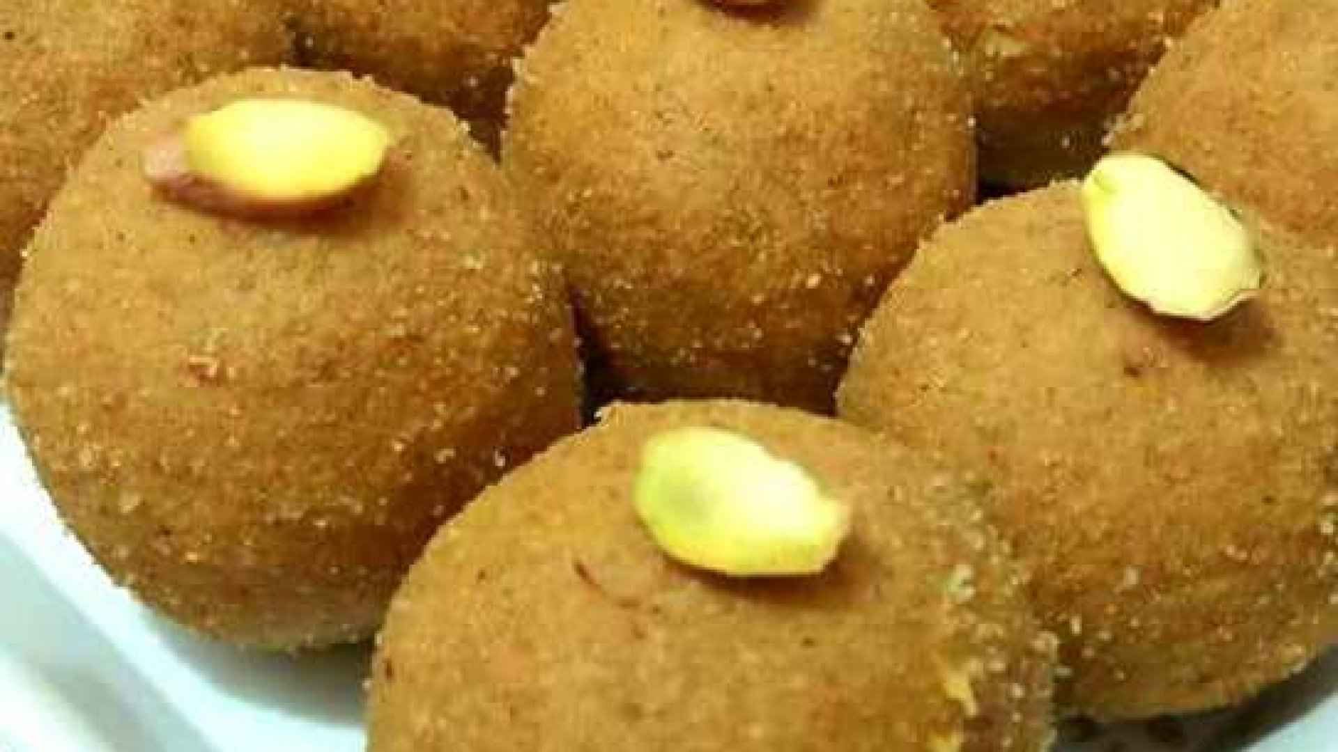 1 Kg Fresh Besan Laddoo For India