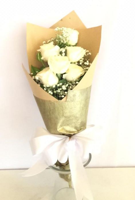 6 White Roses Bouquet