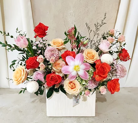 Colorful Red Roses Flower Arrangements